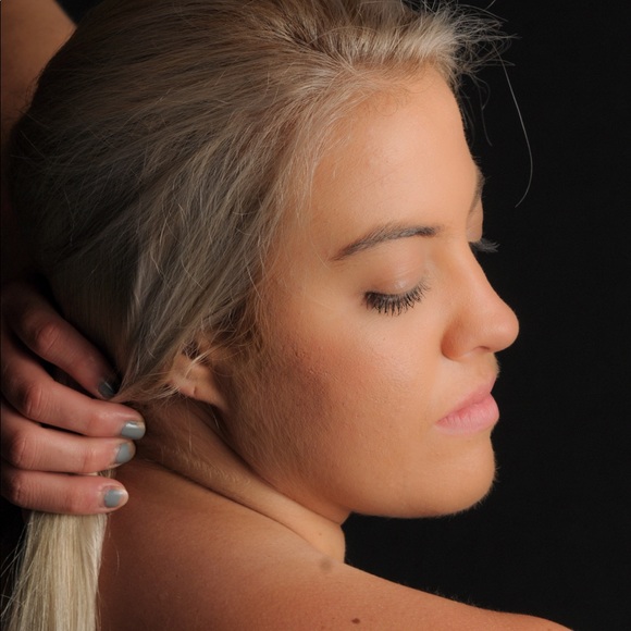 Meet your Posher!! ๐ - Picture 3 of 7